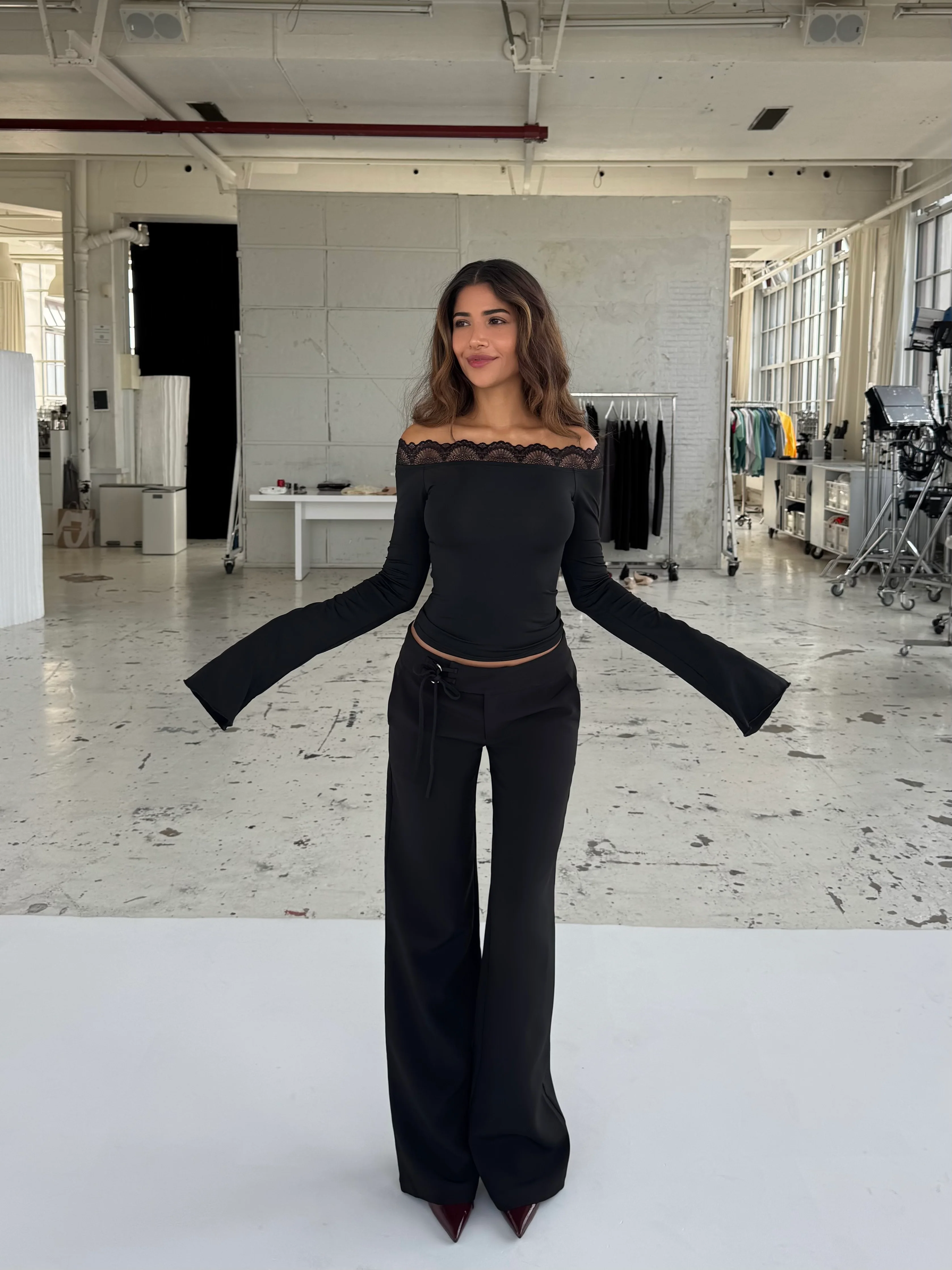 Buckle low waist trousers - black - Image 2